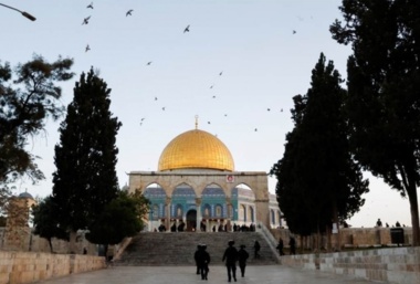 مفتي القدس يدعو إلى شد الرحال إلى المسجد الأقصى وإعماره